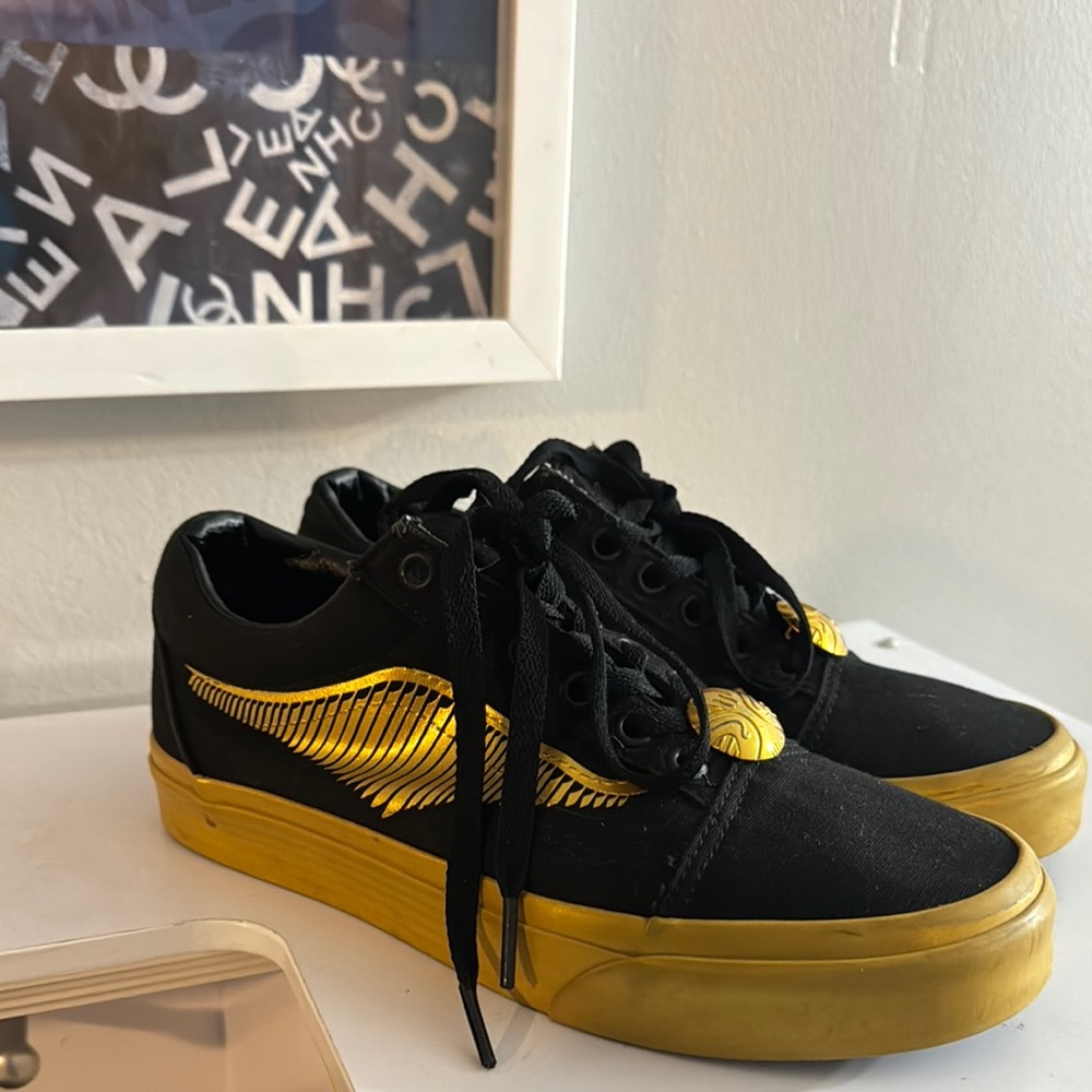 Black and Yellow vans Harry Potter men’s 5.5 women 7